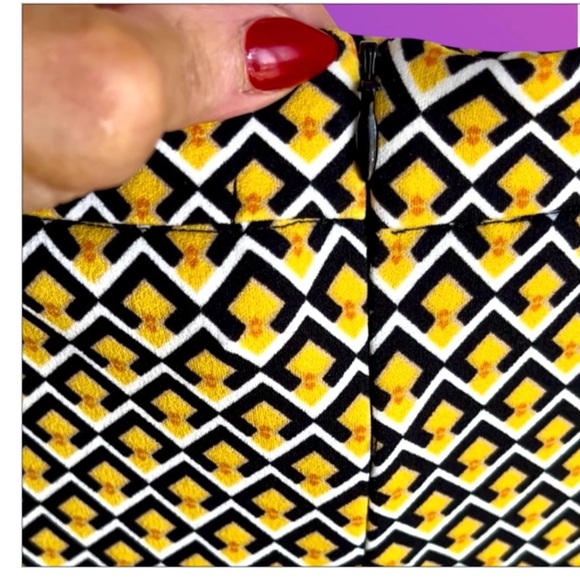 Geometric Yellow and Black Women's Skirt - Picture 5 of 8